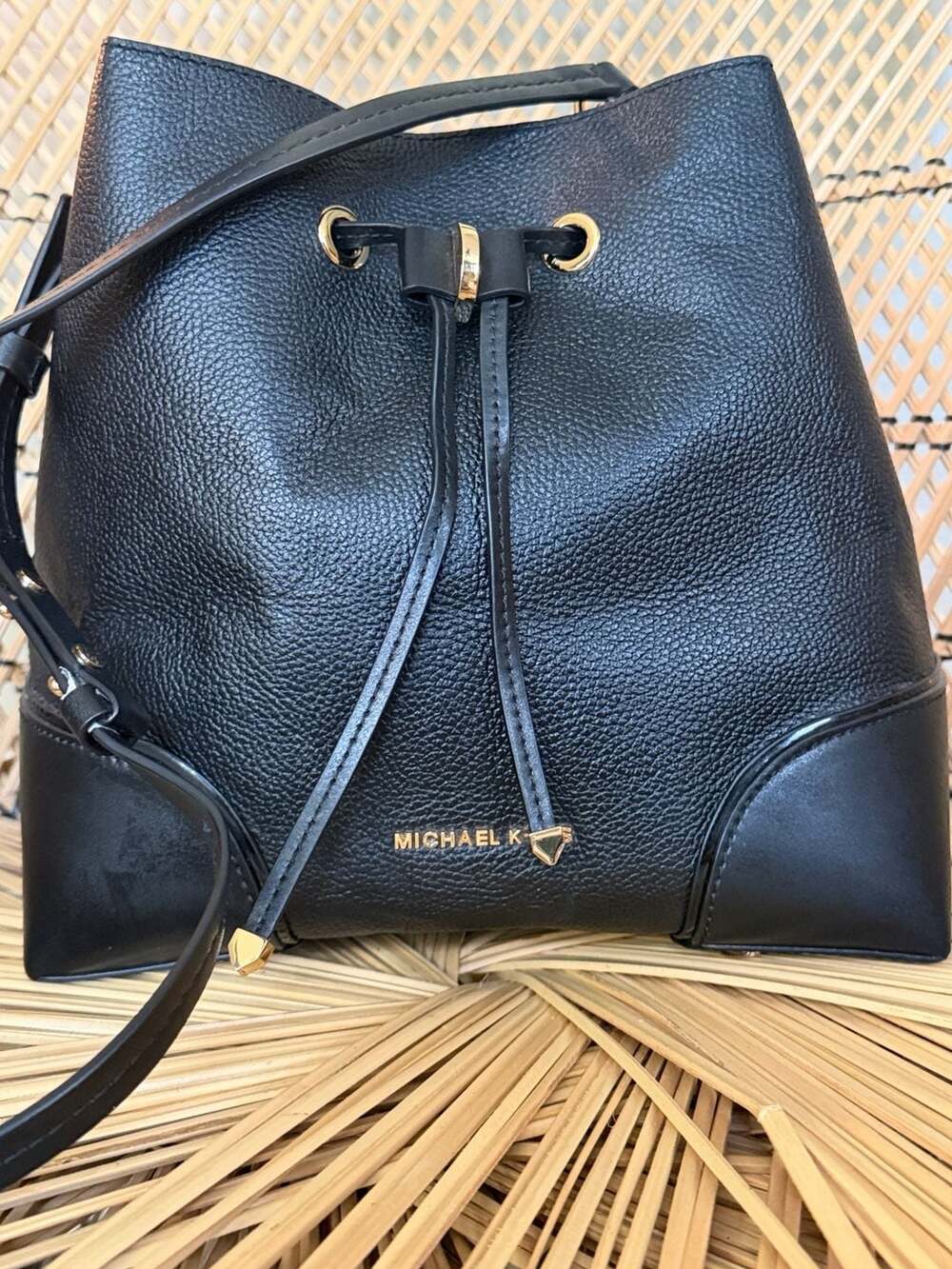 Michael Kors Mercer Gallery Medium Pebbled Leather Bucket Bag Black